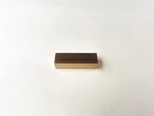 画像をギャラリービューアに読み込む, 真鍮製のカードスタンド