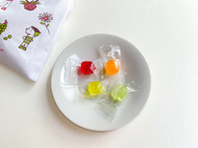 画像をギャラリービューアに読み込む, サザエさん 復刻図案巾着入り フルーツキャンデー