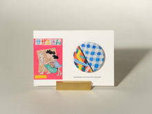 画像をギャラリービューアに読み込む, 町子さんの描くテキスタイル缶バッチ　　『サザエさん』29巻表紙

