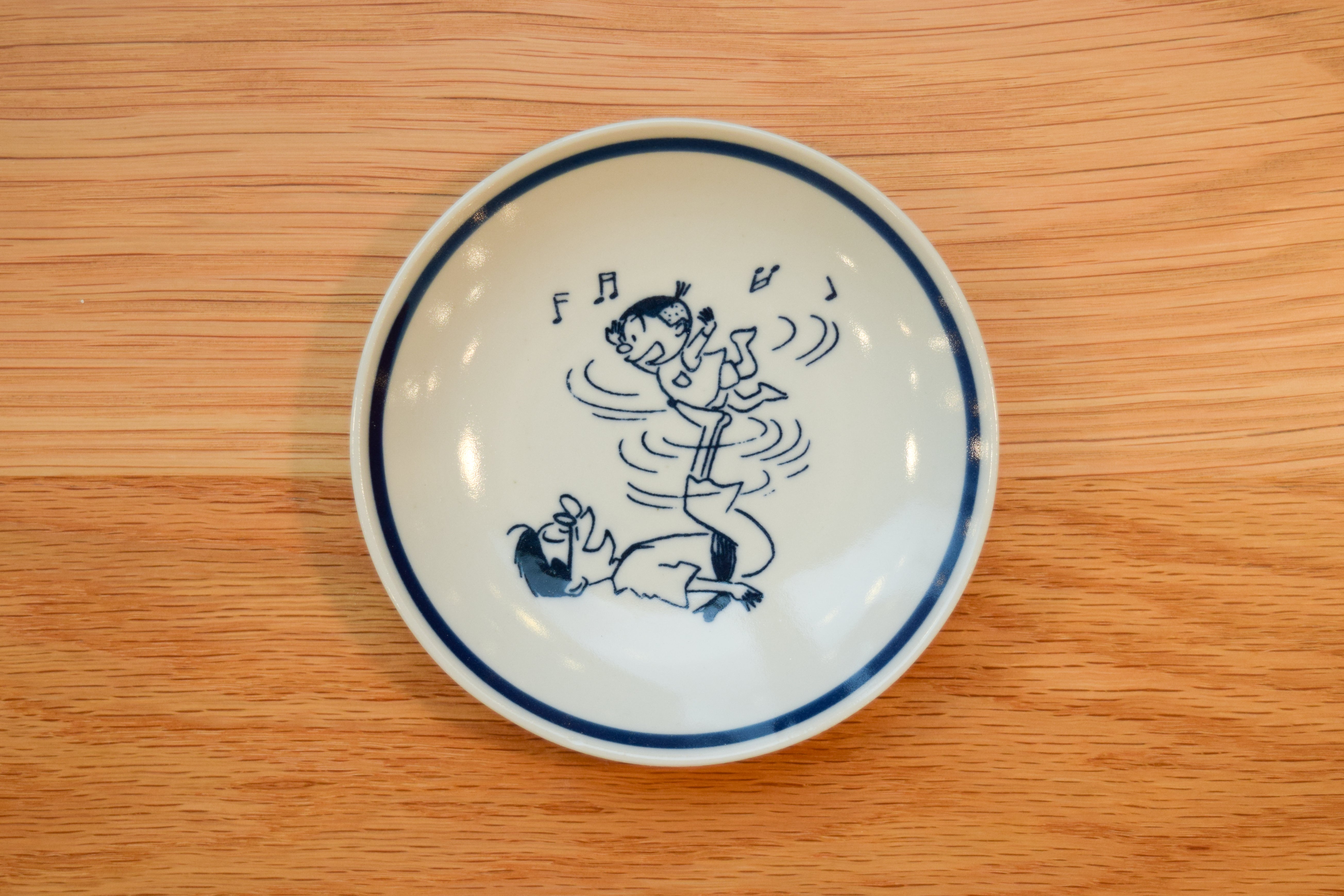 サザエさん 豆皿 マスオとタラ こどもの日 – 長谷川町子美術館 通信販売部